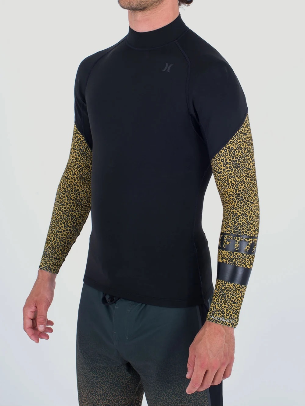 Hurley Air Toledo 1mm Neoprene Long Sleeve Surf Half Top Sz Small Black Cheetah